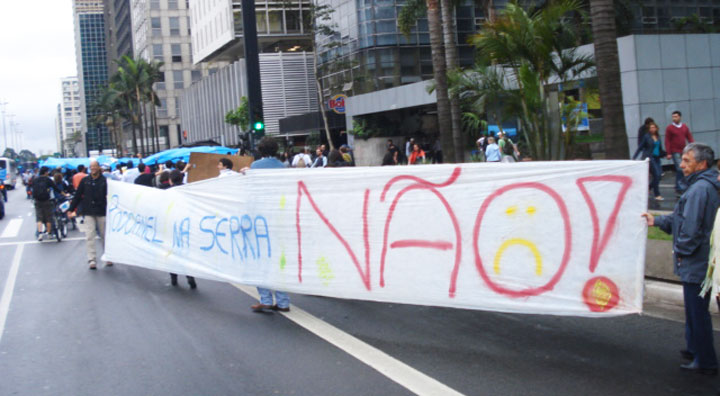 Manifestação contra a obra do Rodoanel Norte na av. Paulista (2011).